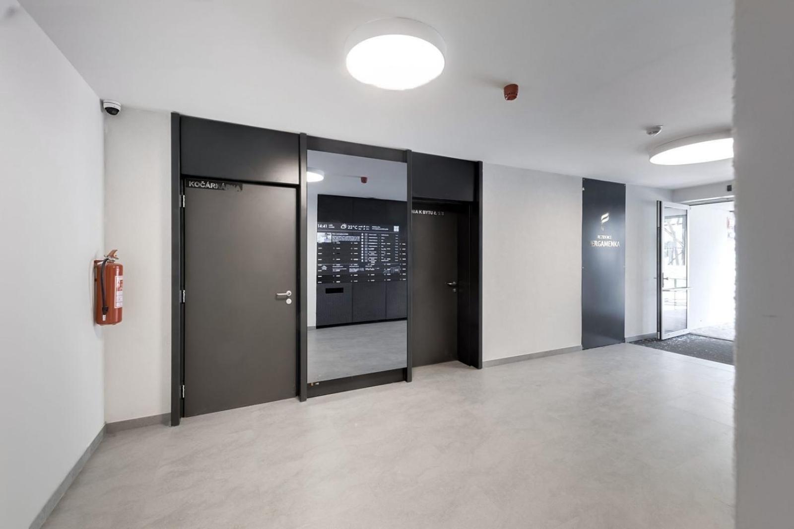 Holesovice Delight: Modern Comfort With A Twist In Prague 7 Exterior foto